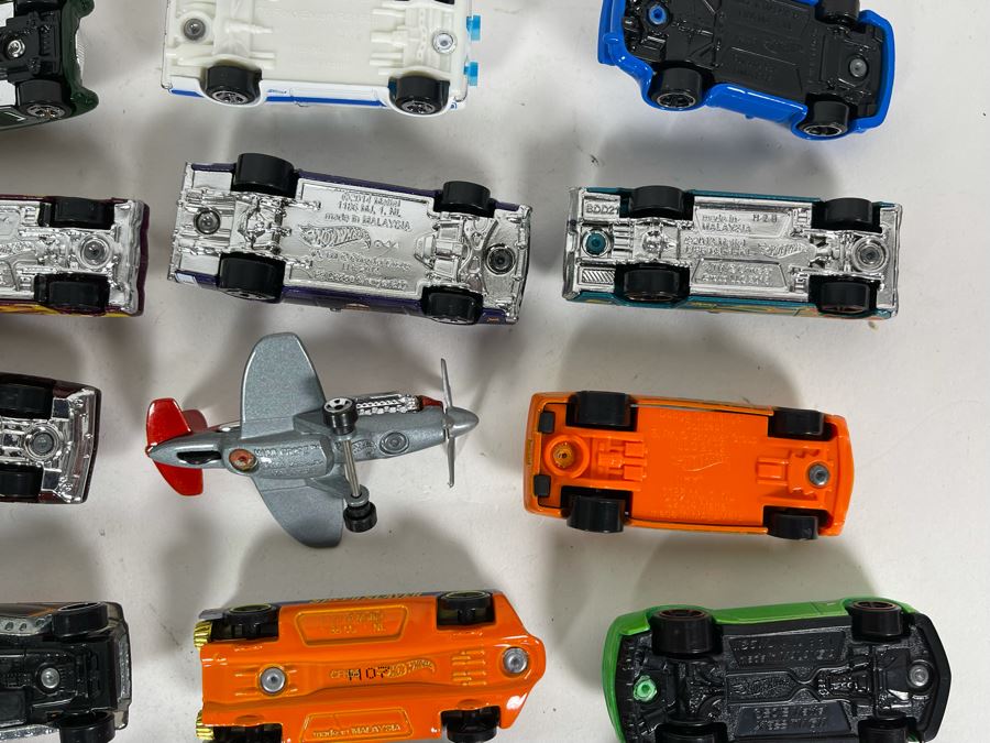 Vintage Mattel Hot Wheels Cars Lot - See Photos [Photo 21]