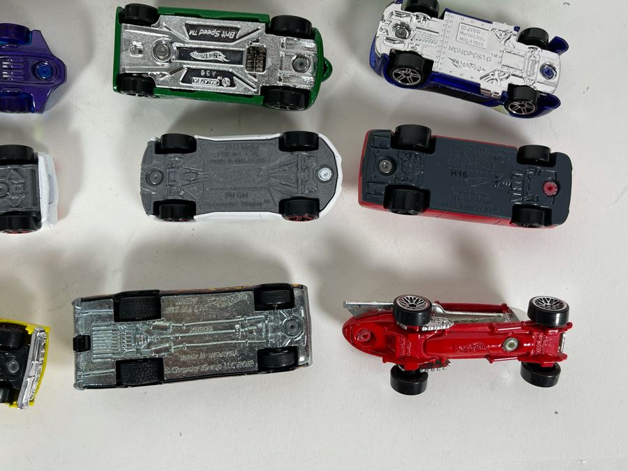 Vintage Mattel Hot Wheels Cars Lot - See Photos [Photo 17]
