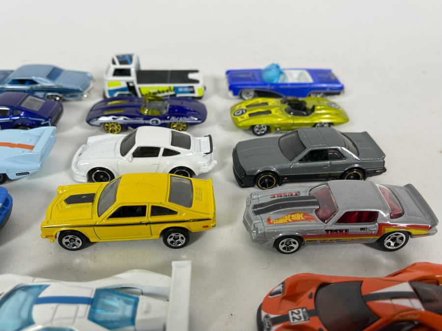 Vintage Mattel Hot Wheels Cars Lot - See Photos [Photo 11]
