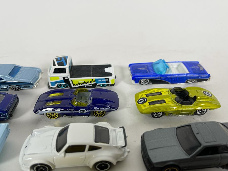 Vintage Mattel Hot Wheels Cars Lot - See Photos [Photo 12]