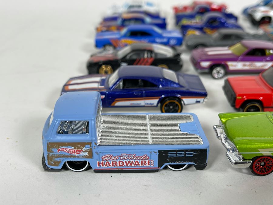 Vintage Mattel Hot Wheels Cars Lot - See Photos [Photo 5]