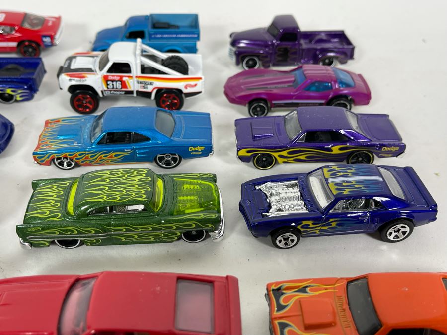 Vintage Mattel Hot Wheels Cars Lot - See Photos [Photo 12]