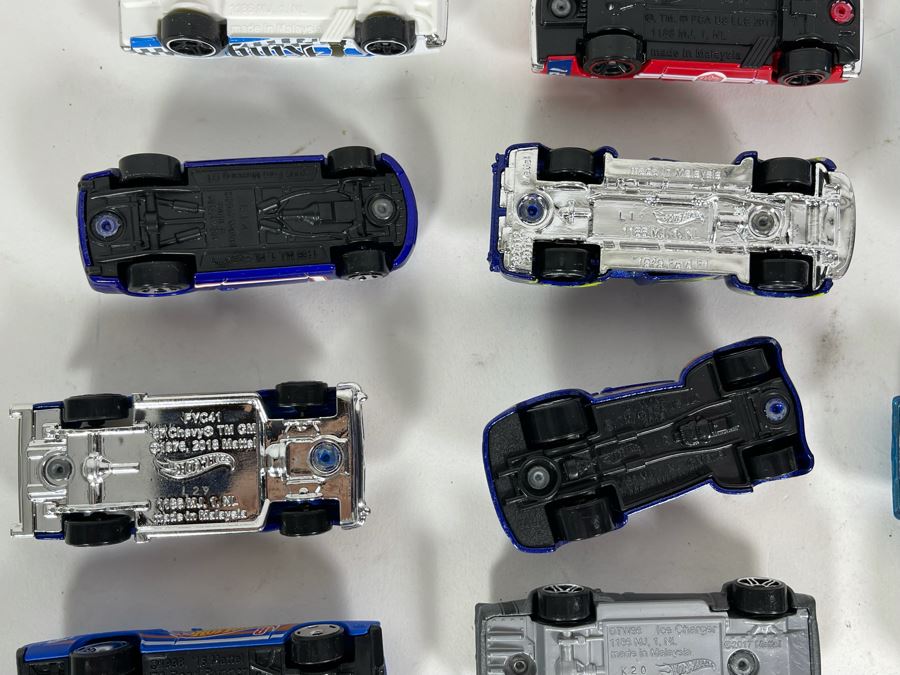 Vintage Mattel Hot Wheels Cars Lot - See Photos [Photo 20]