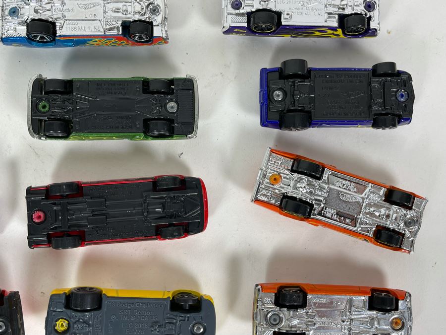 Vintage Mattel Hot Wheels Cars Lot - See Photos [Photo 18]