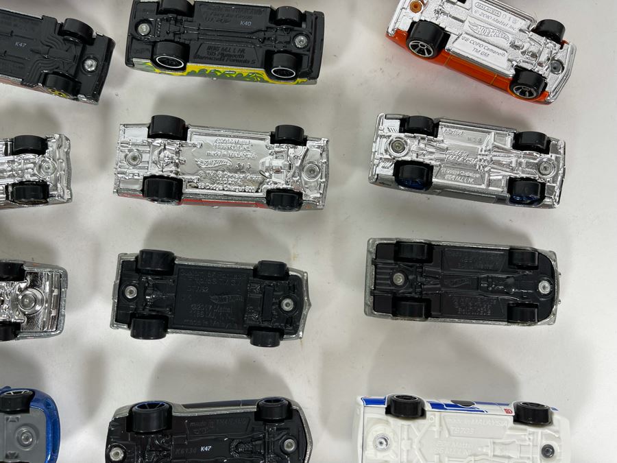 Vintage Mattel Hot Wheels Cars Lot - See Photos [Photo 15]