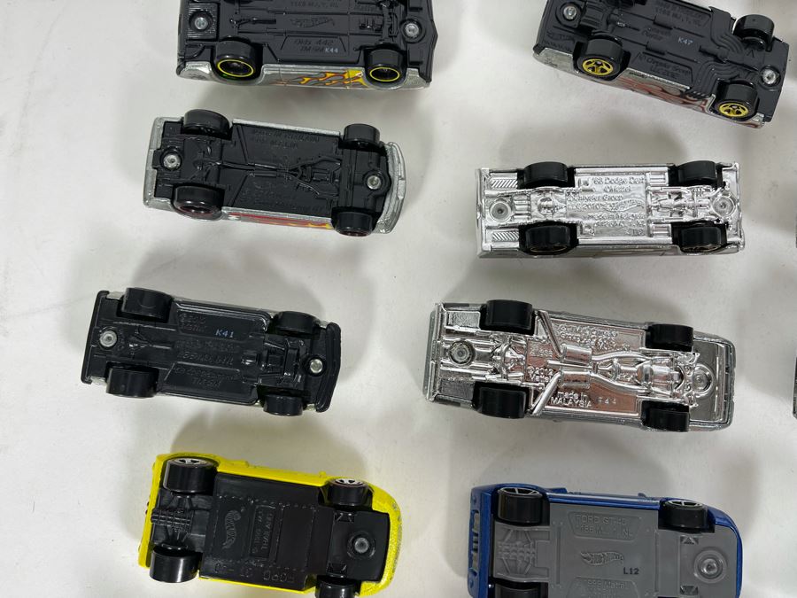 Vintage Mattel Hot Wheels Cars Lot - See Photos [Photo 16]
