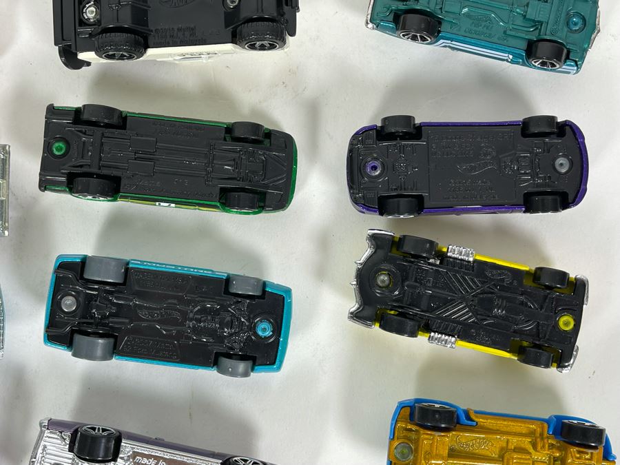 Vintage Mattel Hot Wheels Cars Lot - See Photos [Photo 15]