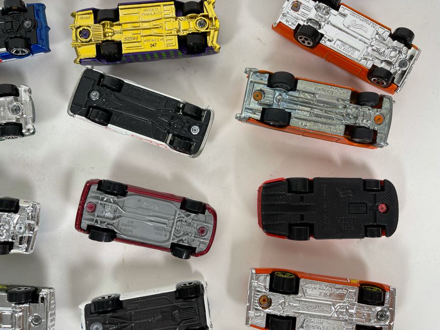 Vintage Mattel Hot Wheels Cars Lot - See Photos [Photo 16]