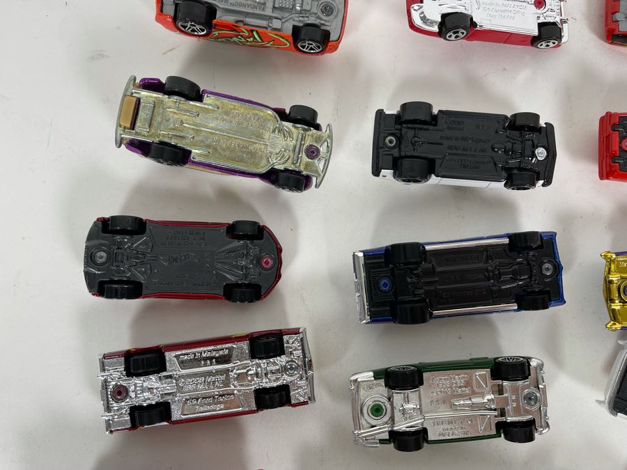 Vintage Mattel Hot Wheels Cars Lot - See Photos [Photo 18]