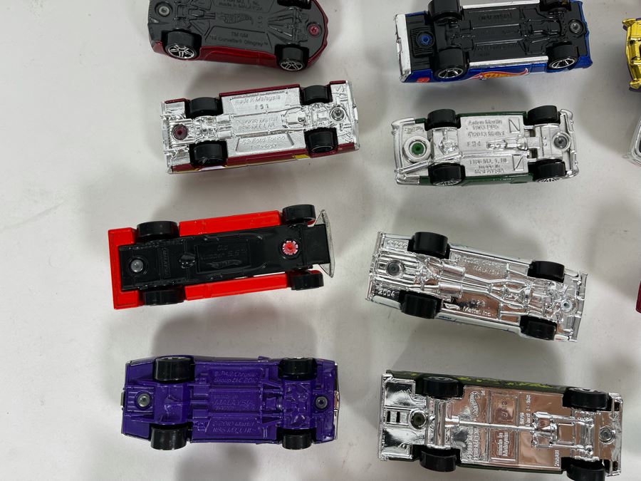 Vintage Mattel Hot Wheels Cars Lot - See Photos [Photo 17]