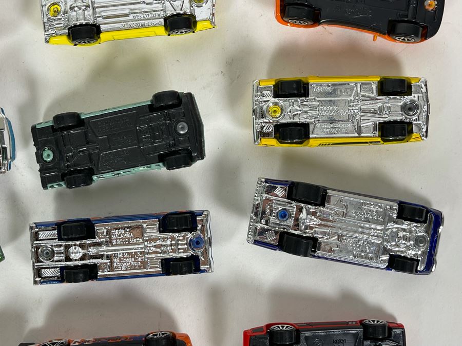 Vintage Mattel Hot Wheels Cars Lot - See Photos [Photo 17]