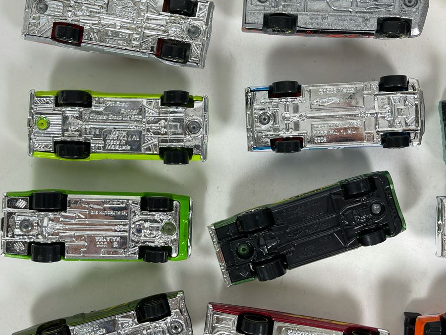 Vintage Mattel Hot Wheels Cars Lot - See Photos [Photo 18]