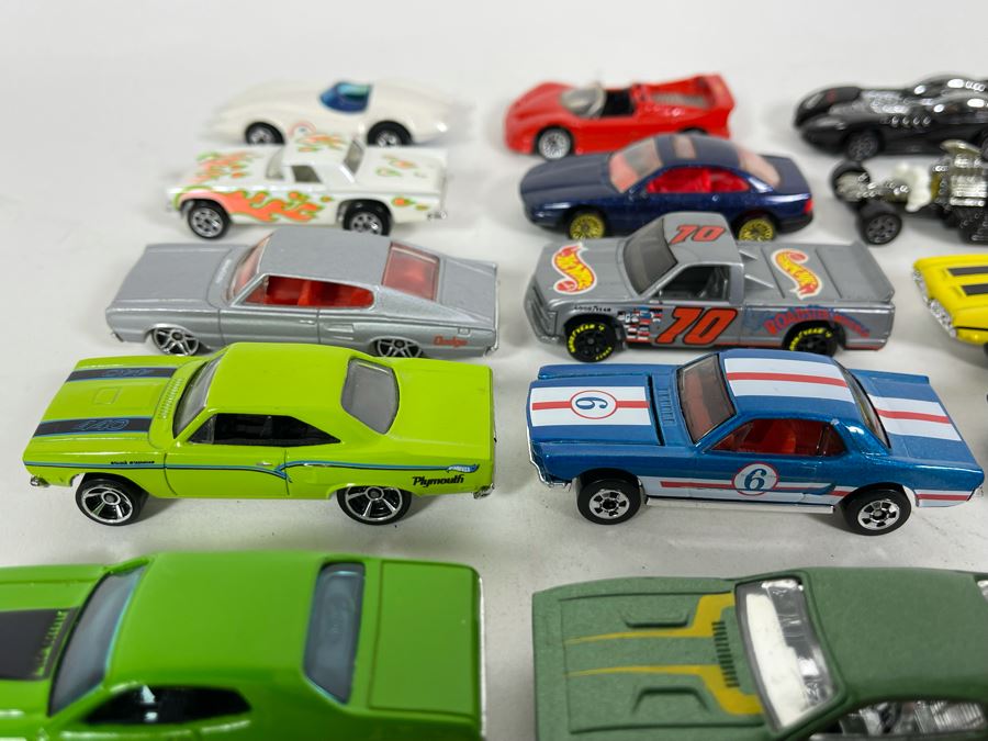 Vintage Mattel Hot Wheels Cars Lot - See Photos [Photo 10]