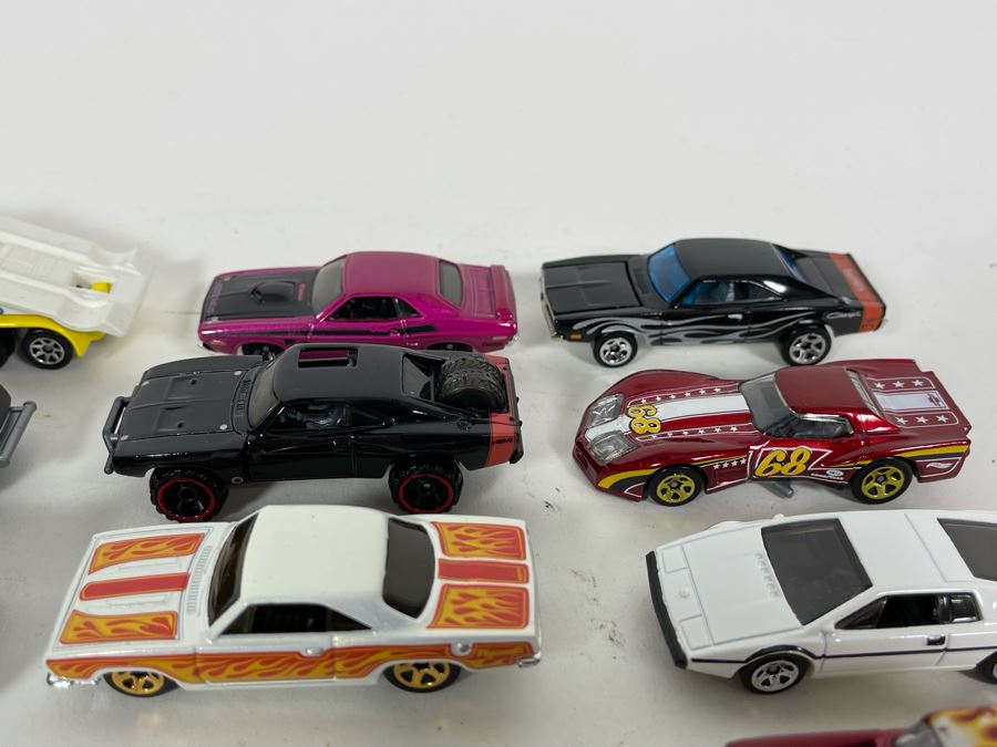 Vintage Mattel Hot Wheels Cars Lot - See Photos [Photo 12]