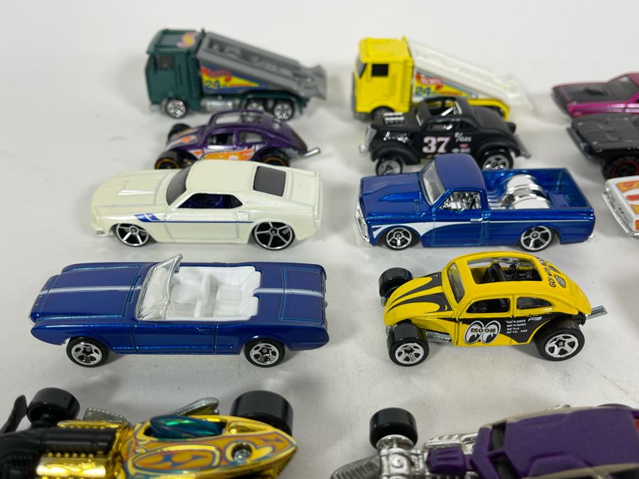 Vintage Mattel Hot Wheels Cars Lot - See Photos [Photo 10]