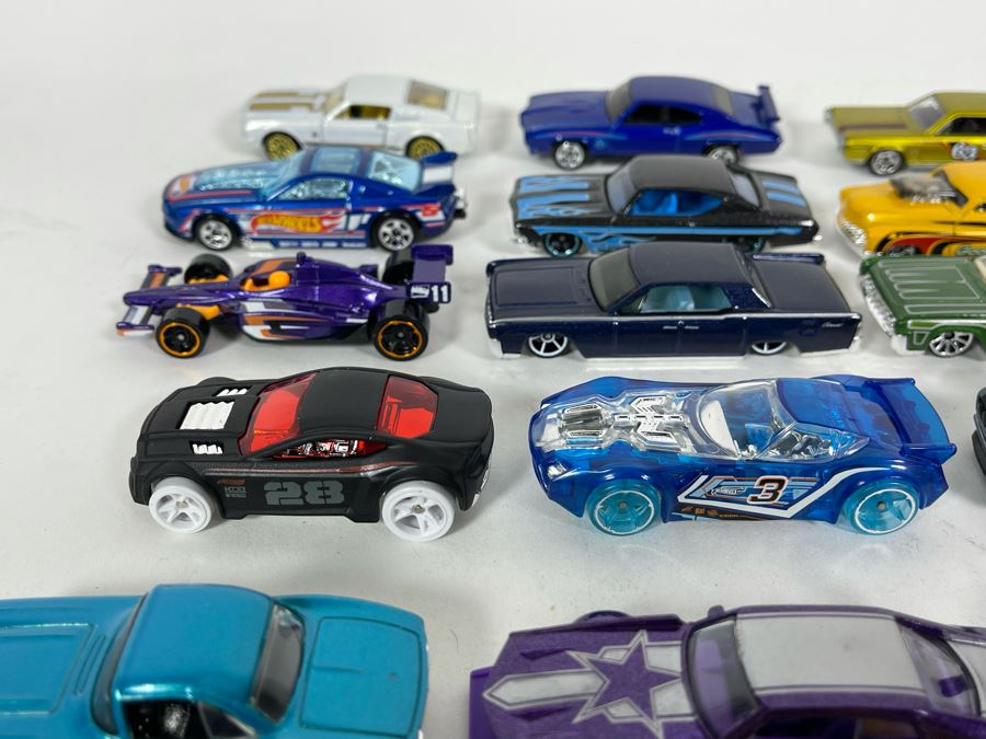 Vintage Mattel Hot Wheels Cars Lot - See Photos [Photo 8]