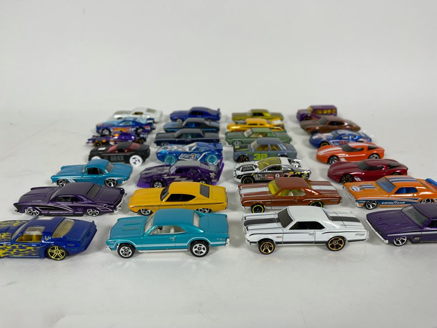 Vintage Mattel Hot Wheels Cars Lot - See Photos [Photo 2]