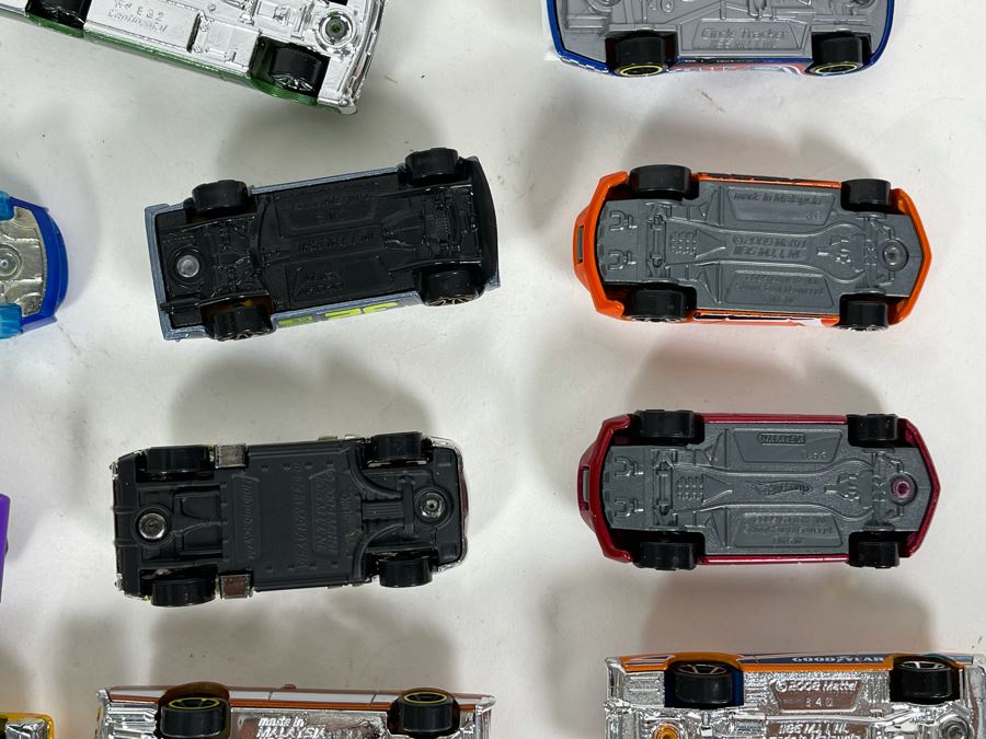 Vintage Mattel Hot Wheels Cars Lot - See Photos [Photo 15]