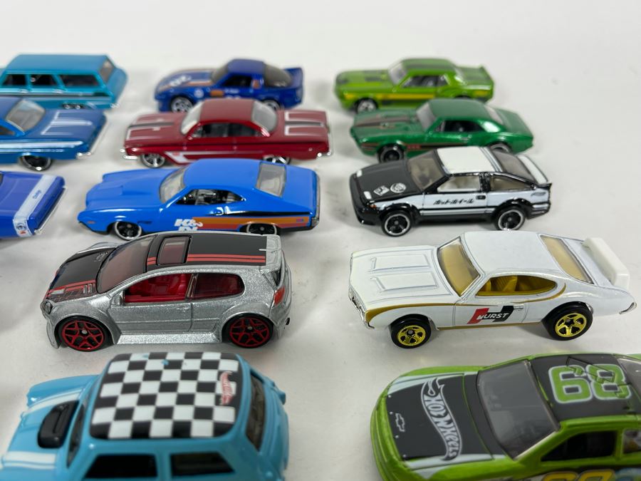 Vintage Mattel Hot Wheels Cars Lot - See Photos [Photo 9]