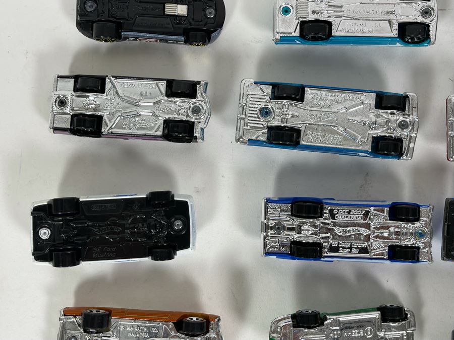 Vintage Mattel Hot Wheels Cars Lot - See Photos [Photo 17]