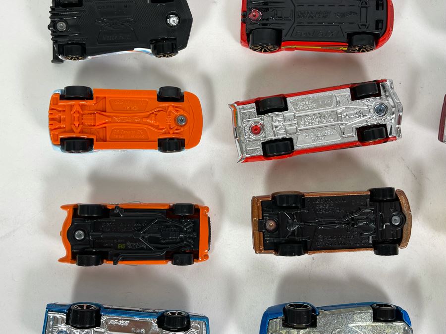 Vintage Mattel Hot Wheels Cars Lot - See Photos [Photo 16]
