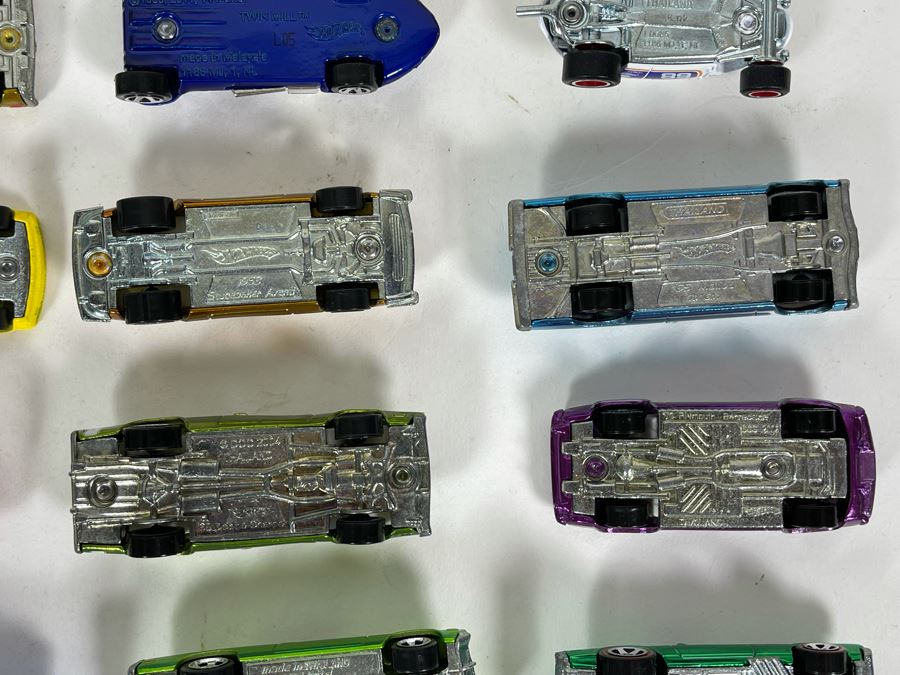 Vintage Mattel Hot Wheels Cars Lot - See Photos [Photo 16]
