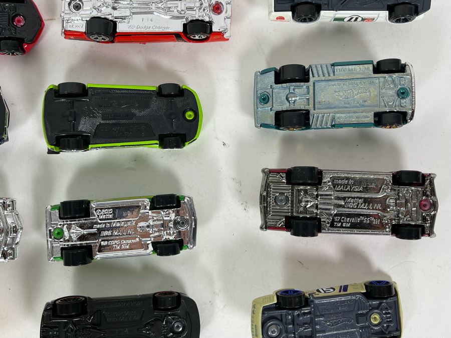 Vintage Mattel Hot Wheels Cars Lot - See Photos [Photo 18]