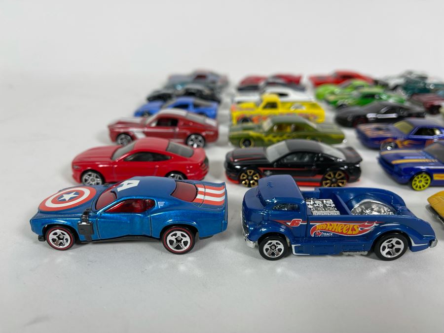 Vintage Mattel Hot Wheels Cars Lot - See Photos [Photo 4]