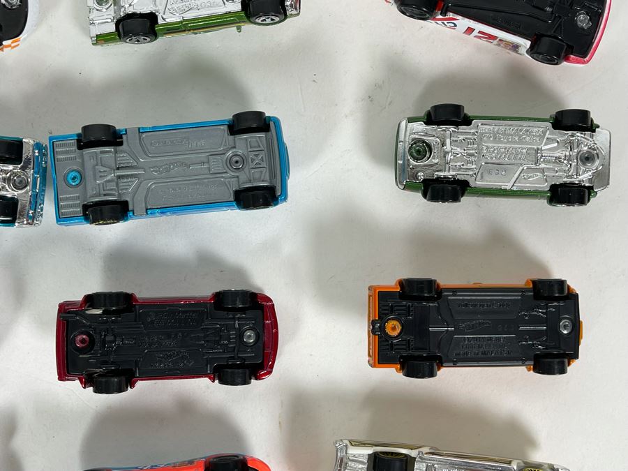 Vintage Mattel Hot Wheels Cars Lot - See Photos [Photo 17]