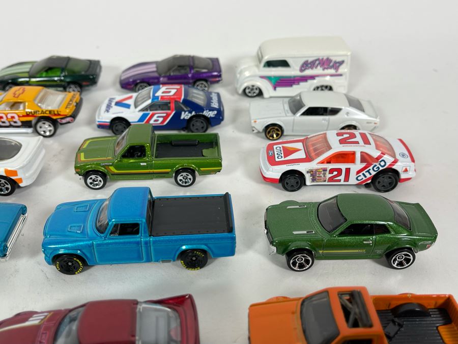 Vintage Mattel Hot Wheels Cars Lot - See Photos [Photo 11]