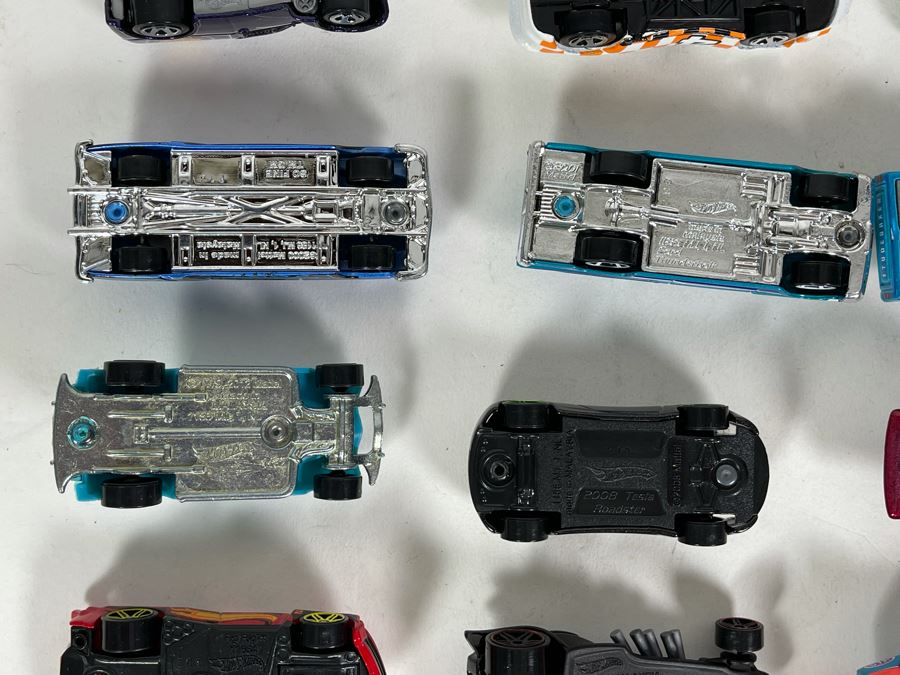 Vintage Mattel Hot Wheels Cars Lot - See Photos [Photo 18]