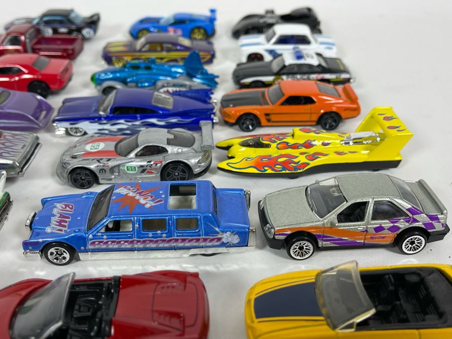 Vintage Mattel Hot Wheels Cars Lot - See Photos [Photo 9]