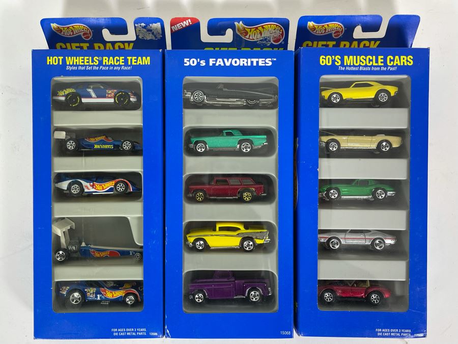 (3) Mattel Hot Wheels Cars Gift Packs 1995 (Opened) [Photo 1]