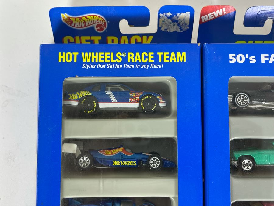 (3) Mattel Hot Wheels Cars Gift Packs 1995 (Opened) [Photo 3]