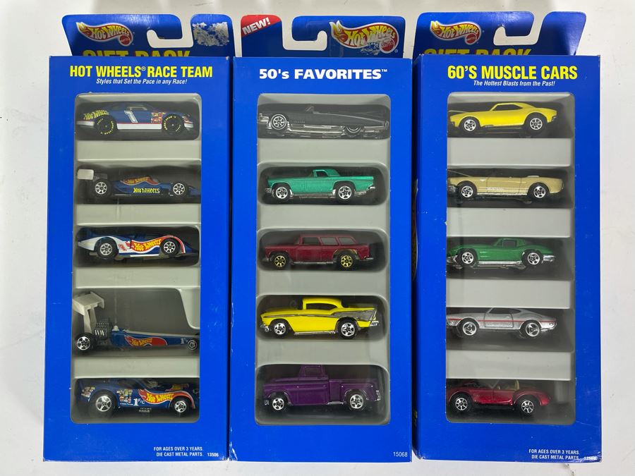 (3) Mattel Hot Wheels Cars Gift Packs 1995 (Opened) [Photo 2]