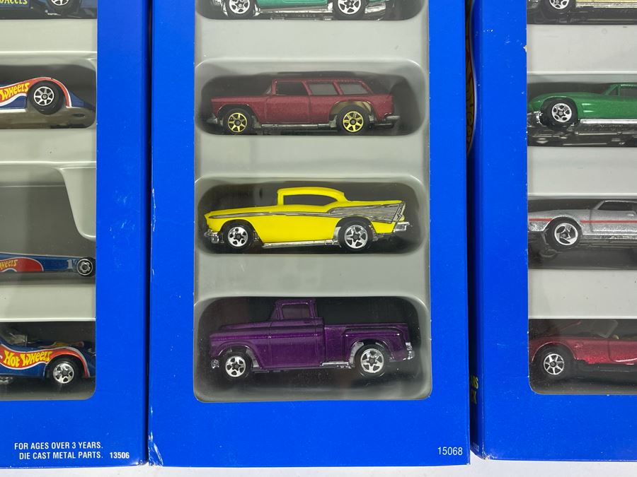 (3) Mattel Hot Wheels Cars Gift Packs 1995 (Opened) [Photo 6]