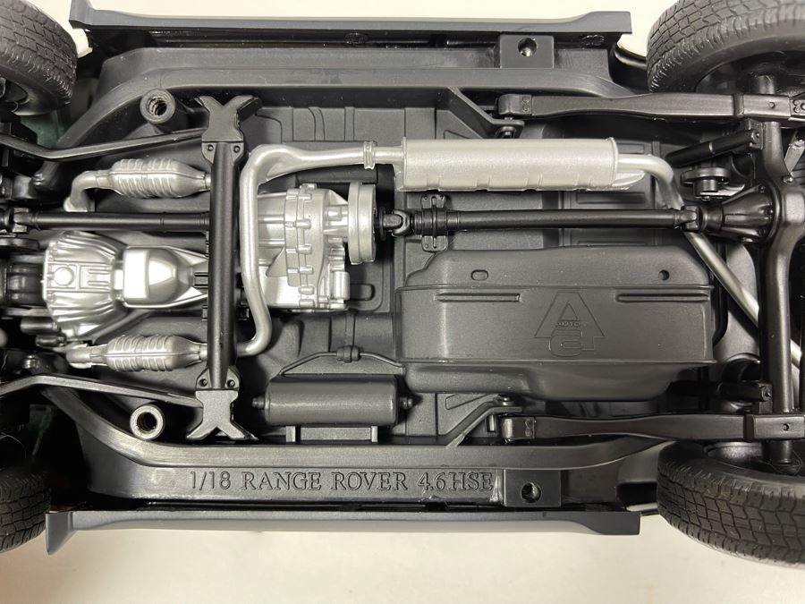 (2) Diecast Cars: ERTL Freelander Land Rover And AutoArt Range Rover 4.6 HSE [Photo 9]