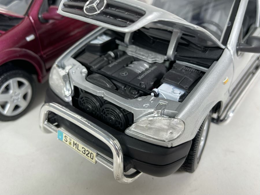 (2) Diecast Cars: Maisto Mercedes-Benz ML 55 AMG And Maisto Mercedes-Benz ML 320 [Photo 11]