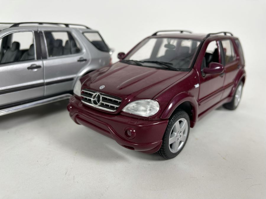 (2) Diecast Cars: Maisto Mercedes-Benz ML 55 AMG And Maisto Mercedes-Benz ML 320 [Photo 4]