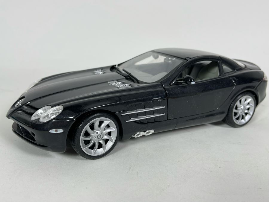 Maisto Mercedes-Benz SLR McLaren Diecast Car [Photo 2]