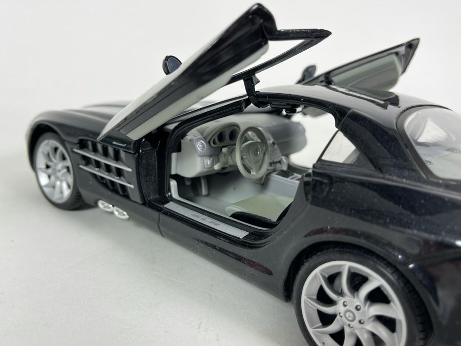 Maisto Mercedes-Benz SLR McLaren Diecast Car [Photo 10]