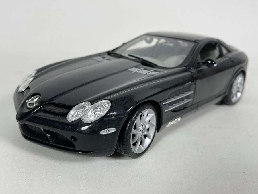 Maisto Mercedes-Benz SLR McLaren Diecast Car [Photo 4]
