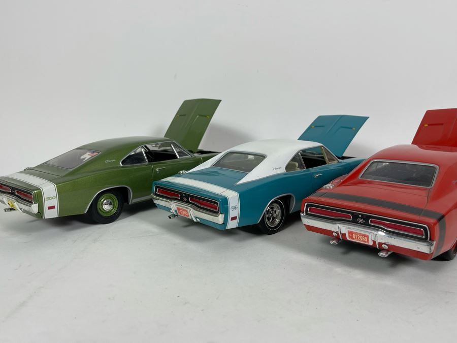 (3) ERTL 1/18 Scale 1969 Dodge Charger Diecast Cars (2 Muffler Pipes Needs Reattaching) [Photo 10]