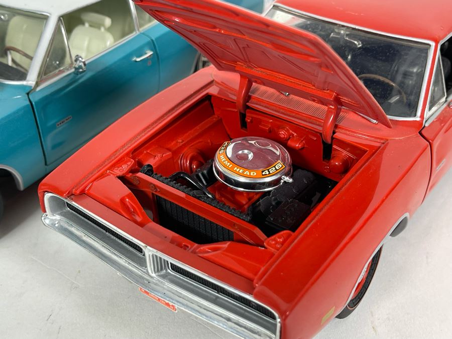 (3) ERTL 1/18 Scale 1969 Dodge Charger Diecast Cars (2 Muffler Pipes Needs Reattaching) [Photo 6]