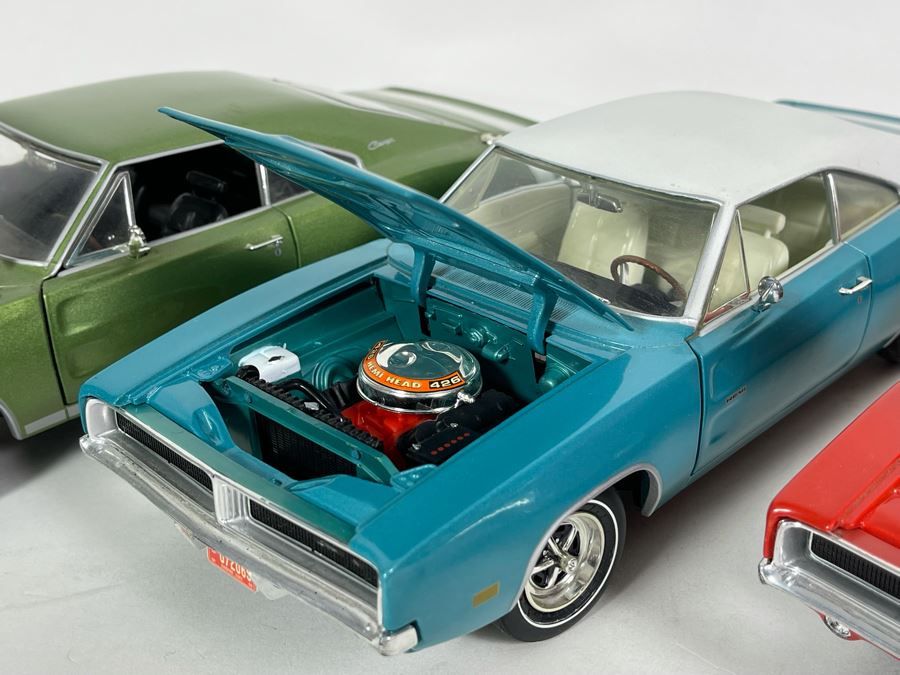 (3) ERTL 1/18 Scale 1969 Dodge Charger Diecast Cars (2 Muffler Pipes Needs Reattaching) [Photo 7]