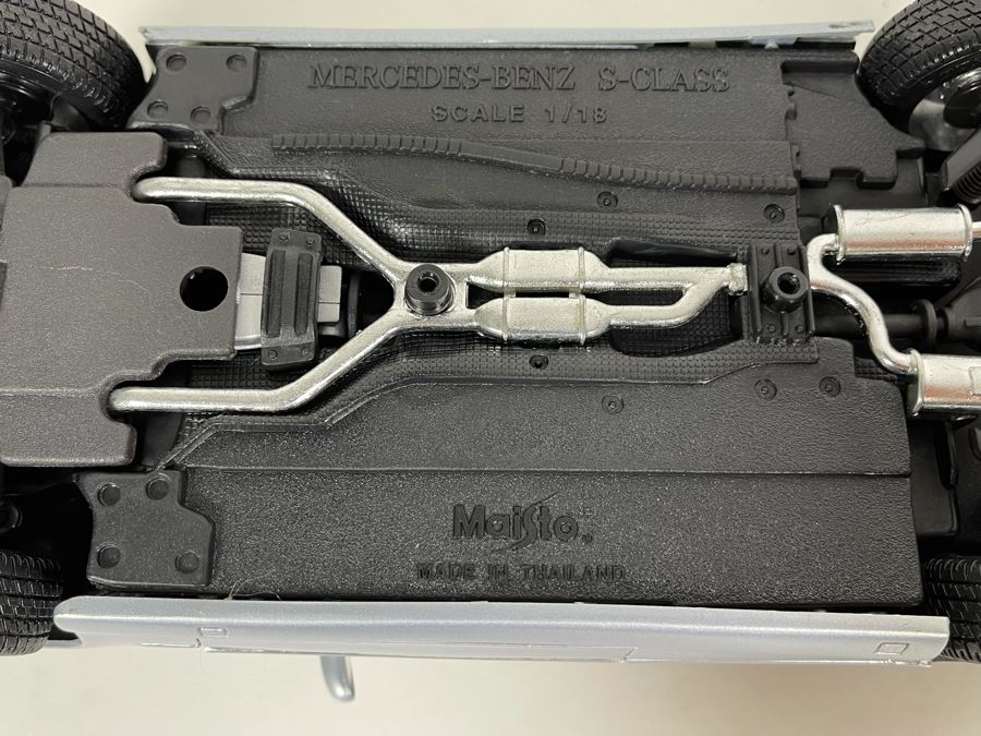(2) Diecast Cars: Maisto Mercedes-Benz S-Class And Anson Mercedes-Benz CLK [Photo 8]