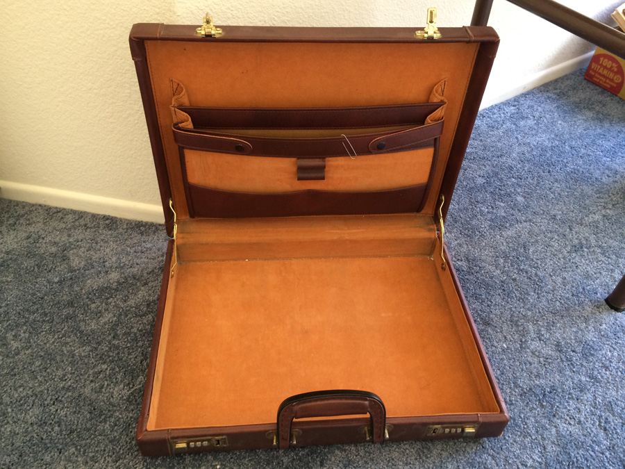 Briefcase [Photo 1]