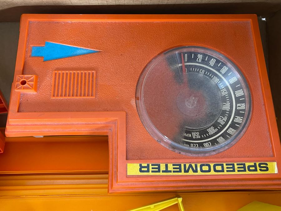 Vintage Mattel Hot Wheels Dual-Lane Rod Runner Race Set With Track And 1969 Hot Wheels Speedometer [Photo 6]