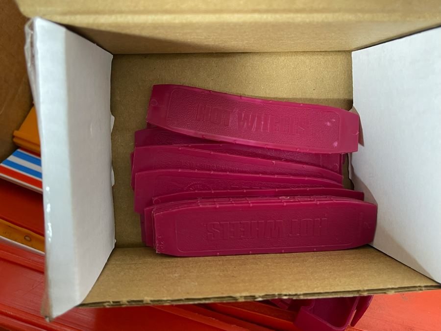 Vintage Mattel Hot Wheels Dual-Lane Rod Runner Race Set With Track And 1969 Hot Wheels Speedometer [Photo 8]