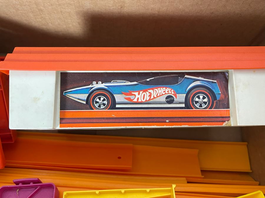 Vintage Mattel Hot Wheels Dual-Lane Rod Runner Race Set With Track And 1969 Hot Wheels Speedometer [Photo 7]